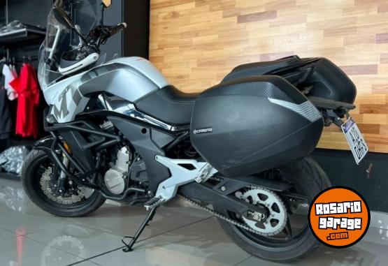 Motos - CF MT 650 2023 Nafta 11000Km - En Venta