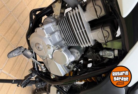 Motos - Honda Tornado 2020 Nafta 9700Km - En Venta
