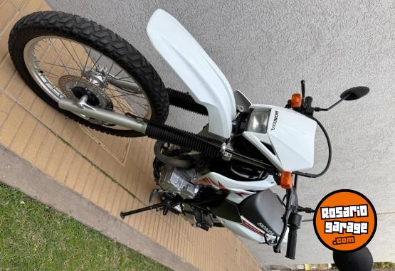 Motos - Honda Tornado 2020 Nafta 9700Km - En Venta