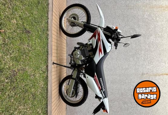 Motos - Honda Tornado 2020 Nafta 9700Km - En Venta