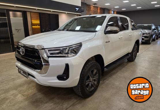 Camionetas - Toyota HILUX SRV 2.8L 4X4 AT 2023 Diesel 120000Km - En Venta