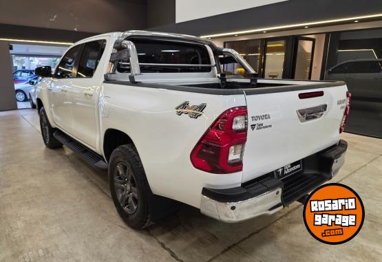 Camionetas - Toyota HILUX SRV 2.8L 4X4 AT 2023 Diesel 120000Km - En Venta