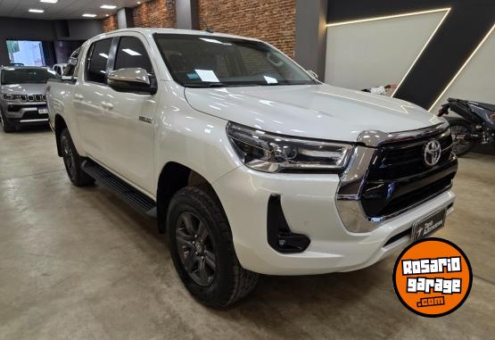 Camionetas - Toyota HILUX SRV 2.8L 4X4 AT 2023 Diesel 120000Km - En Venta