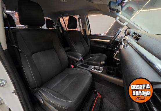Camionetas - Toyota HILUX SRV 2.8L 4X4 AT 2023 Diesel 120000Km - En Venta