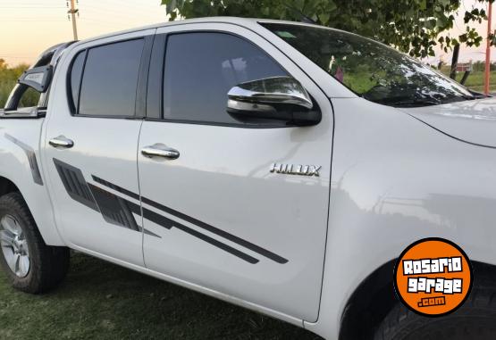 Camionetas - Toyota Hilux 2.8 TDI 2016 Diesel 111111Km - En Venta