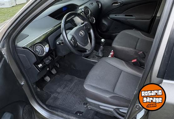 Autos - Toyota Etios XLS 2018 Nafta 110000Km - En Venta
