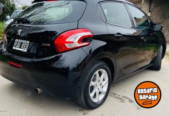 Autos - Peugeot 208 2015 GNC 129000Km - En Venta