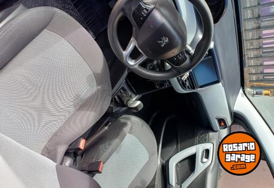 Autos - Peugeot 208 2015 GNC 129000Km - En Venta