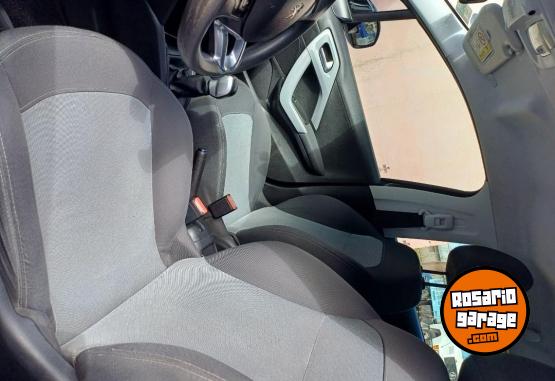 Autos - Peugeot 208 2015 GNC 129000Km - En Venta