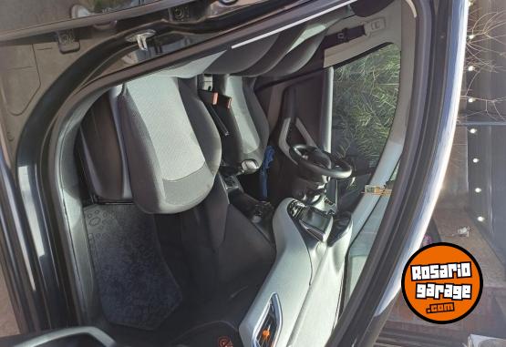 Autos - Peugeot 208 2015 GNC 129000Km - En Venta