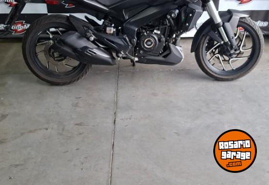 Motos - Bajaj DOMINAR 400 CC 2025 Nafta 4143Km - En Venta