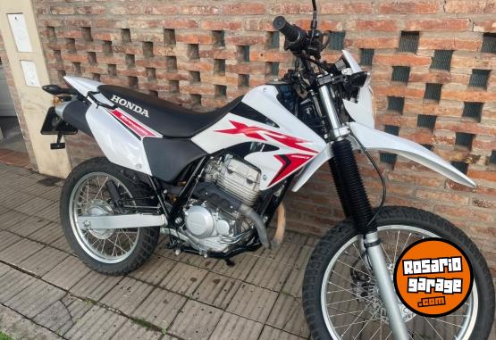 Motos - Honda Tornado 2023 Nafta 8000Km - En Venta