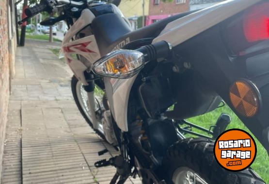 Motos - Honda Tornado 2023 Nafta 8000Km - En Venta