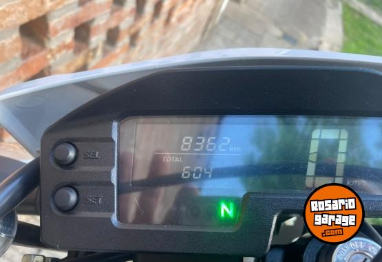 Motos - Honda Tornado 2023 Nafta 8000Km - En Venta