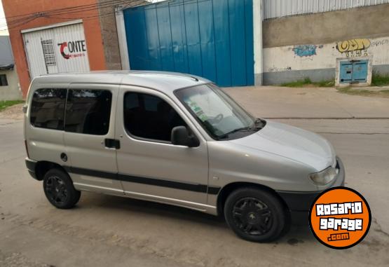 Utilitarios - Peugeot Partner 1.9 2009 Diesel 240000Km - En Venta