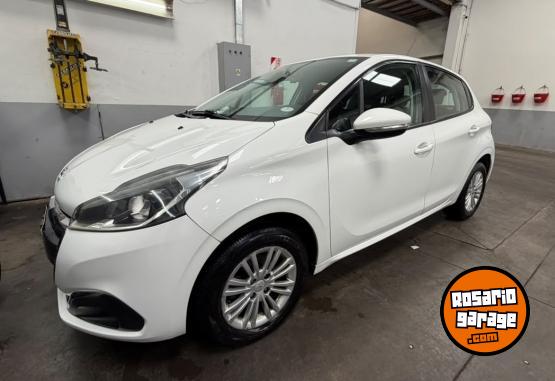 Autos - Peugeot 208 ALLURE 2016 Nafta 117000Km - En Venta
