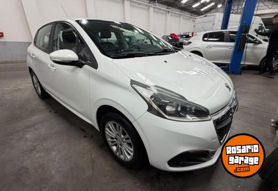 Autos - Peugeot 208 ALLURE 2016 Nafta 117000Km - En Venta