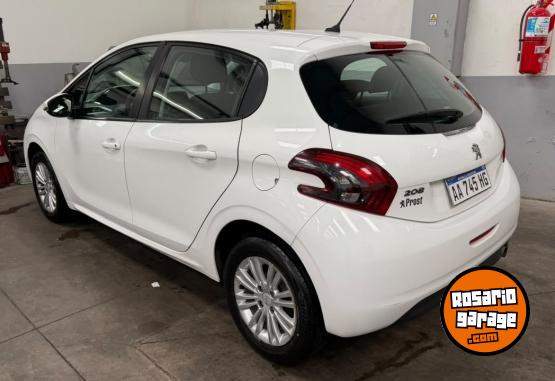 Autos - Peugeot 208 ALLURE 2016 Nafta 117000Km - En Venta