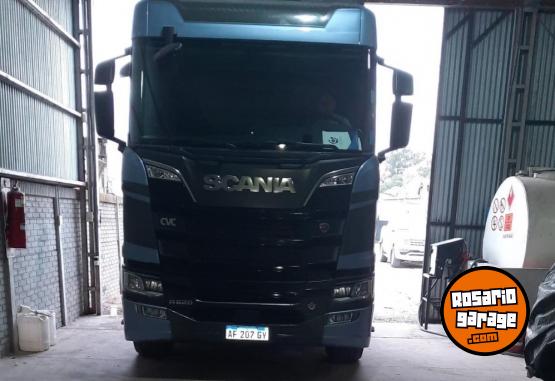 Camiones y Gr�as - R620 V8 - En Venta