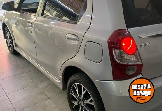 Autos - Toyota Etios 2020 Nafta 76000Km - En Venta