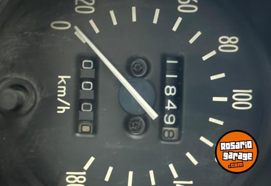 Autos - Toyota Carina 1983 Nafta 11800Km - En Venta