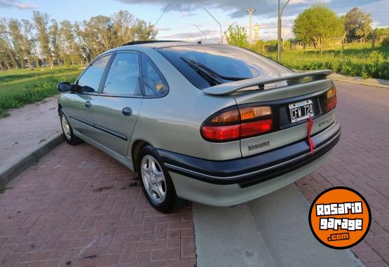 Autos - Renault Laguna 1998 Nafta 260000Km - En Venta