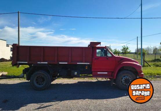 Camiones y Grúas - f14000 volcador - En Venta