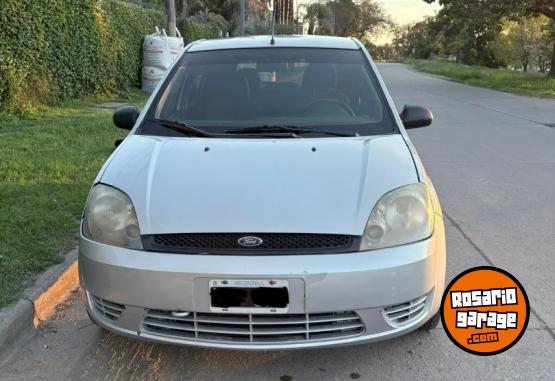 Autos - Ford Fiesta 1.6 2004 Nafta 275000Km - En Venta