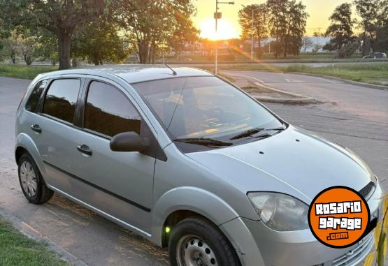 Autos - Ford Fiesta 1.6 2004 Nafta 275000Km - En Venta