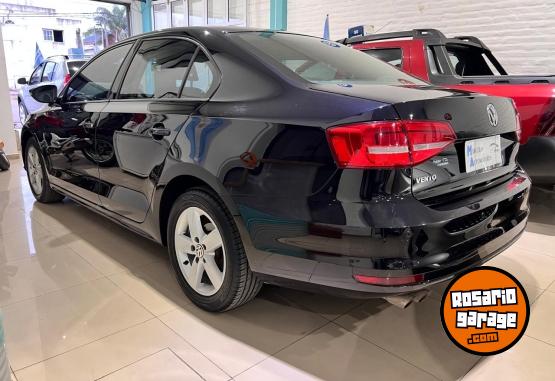 Autos - Volkswagen VENTO ADVANCE PLUS 2.5L 2015 Nafta 175000Km - En Venta