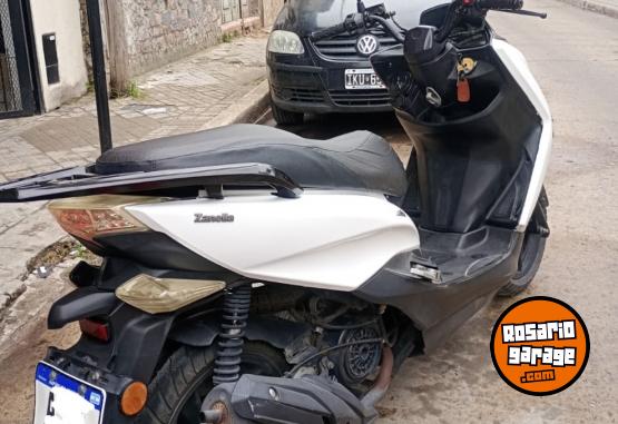 Motos - Zanella Cruiser scooter 150cc 2023 Nafta 12000Km - En Venta