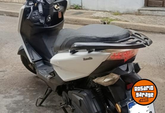 Motos - Zanella Cruiser scooter 150cc 2023 Nafta 12000Km - En Venta