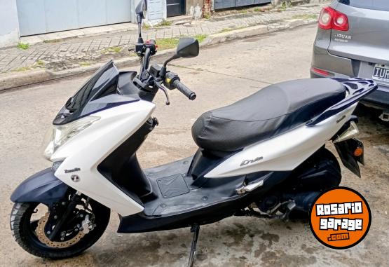 Motos - Zanella Cruiser scooter 150cc 2023 Nafta 12000Km - En Venta