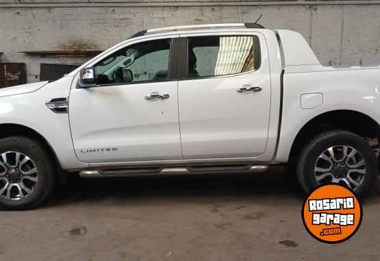 Camionetas - Ford RANGER LIMITED 2023 Diesel 46000Km - En Venta