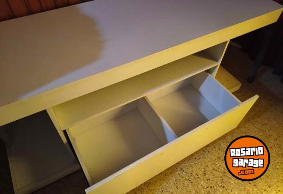 Herramientas - VENDO RACK TV MELANINA GRANDE CON RUEDAS - En Venta