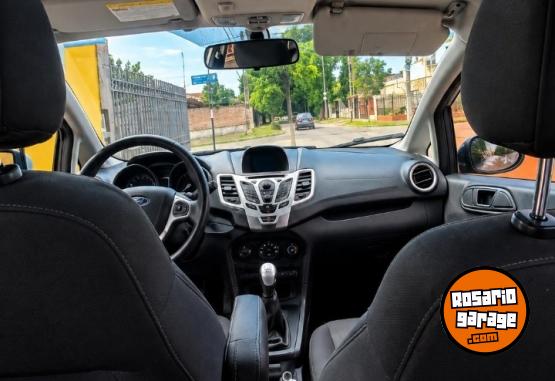 Autos - Ford Fiesta kinetic 2013 Nafta 160000Km - En Venta