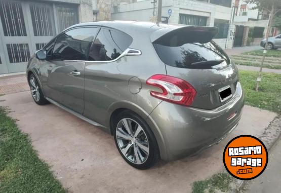 Autos - Peugeot 208 2014 Nafta 73000Km - En Venta
