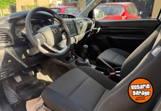 Camionetas - Toyota Hilux 2024 Diesel 91000Km - En Venta