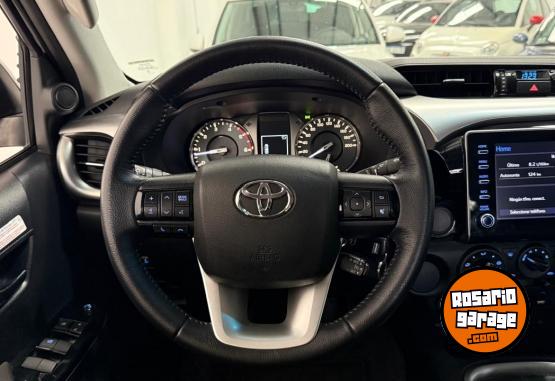 Camionetas - Toyota Hilux SR 2023 Diesel 110000Km - En Venta