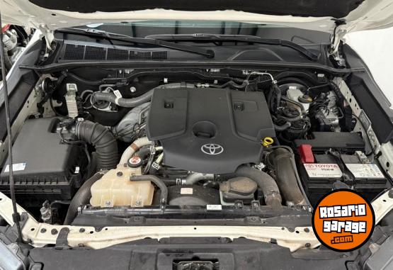 Camionetas - Toyota Hilux SR 2023 Diesel 110000Km - En Venta