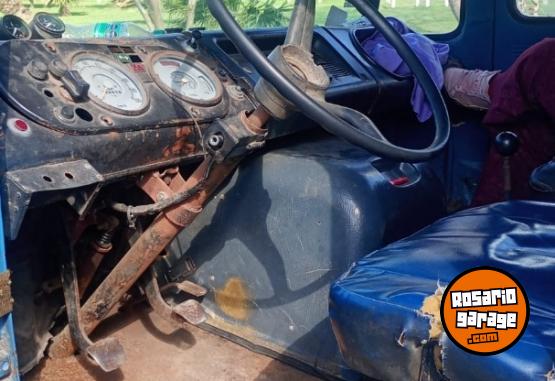 Camiones y Grúas - Mercedes Benz 608 - En Venta