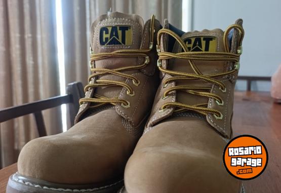Indumentaria - BORCEGOS CATERPILLAR - En Venta