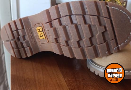 Indumentaria - BORCEGOS CATERPILLAR - En Venta