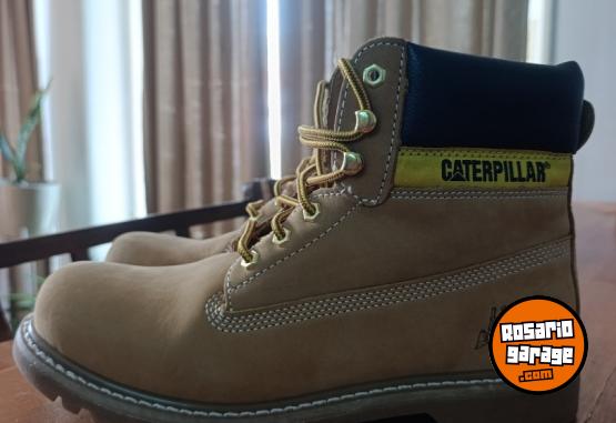 Indumentaria - BORCEGOS CATERPILLAR - En Venta