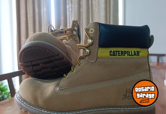 Indumentaria - BORCEGOS CATERPILLAR - En Venta