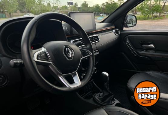 Autos - Renault Oroch iconic cvt 2023 Nafta 37000Km - En Venta