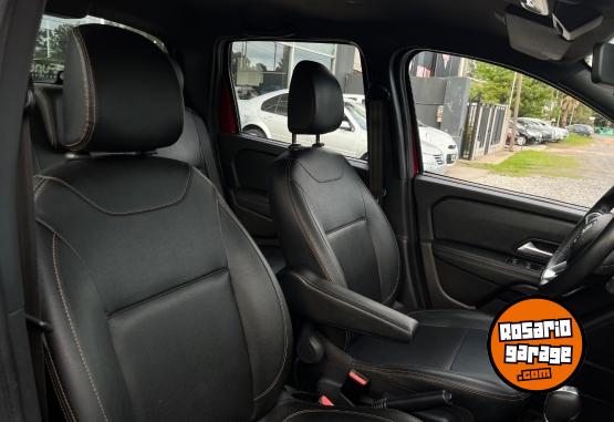 Autos - Renault Oroch iconic cvt 2023 Nafta 37000Km - En Venta