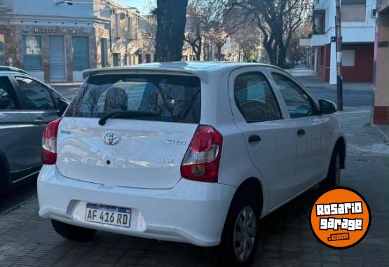 Autos - Toyota Etios 2022 Nafta 50000Km - En Venta