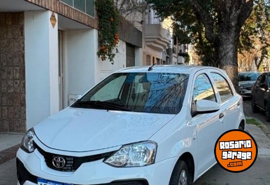 Autos - Toyota Etios 2022 Nafta 50000Km - En Venta