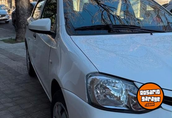 Autos - Toyota Etios 2022 Nafta 50000Km - En Venta